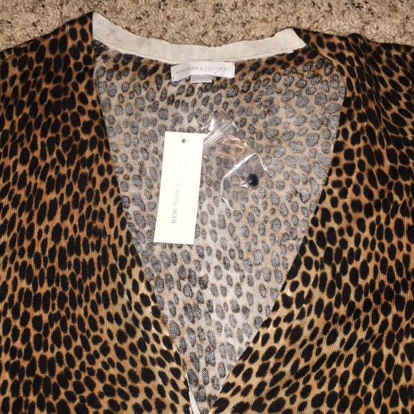 Women’s Cardigan - Picture 2 of 3